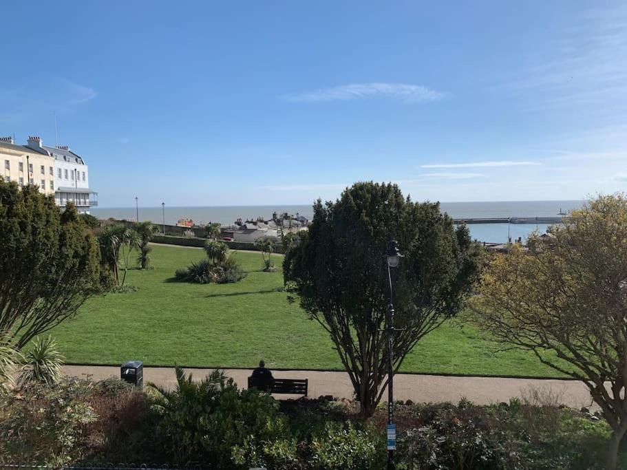 Georgian 5 Storey House, Seaviews, Cinema Room Рамсгейт Екстериор снимка